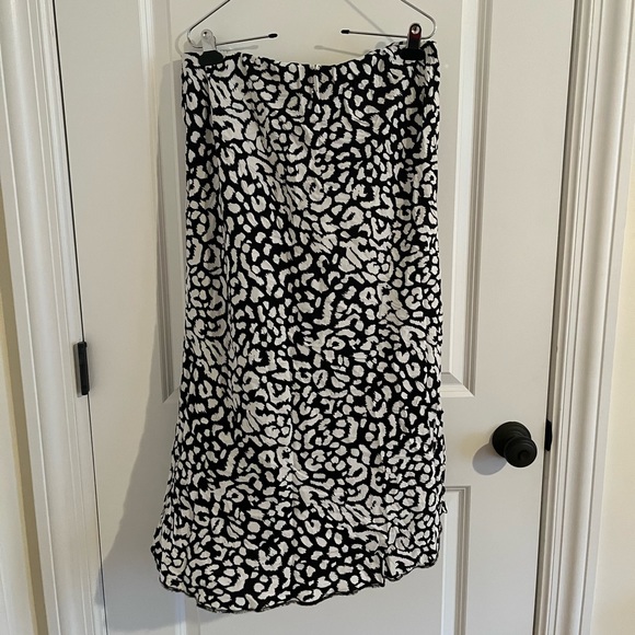 ASOS Black and White Print Skirt - Picture 2 of 4
